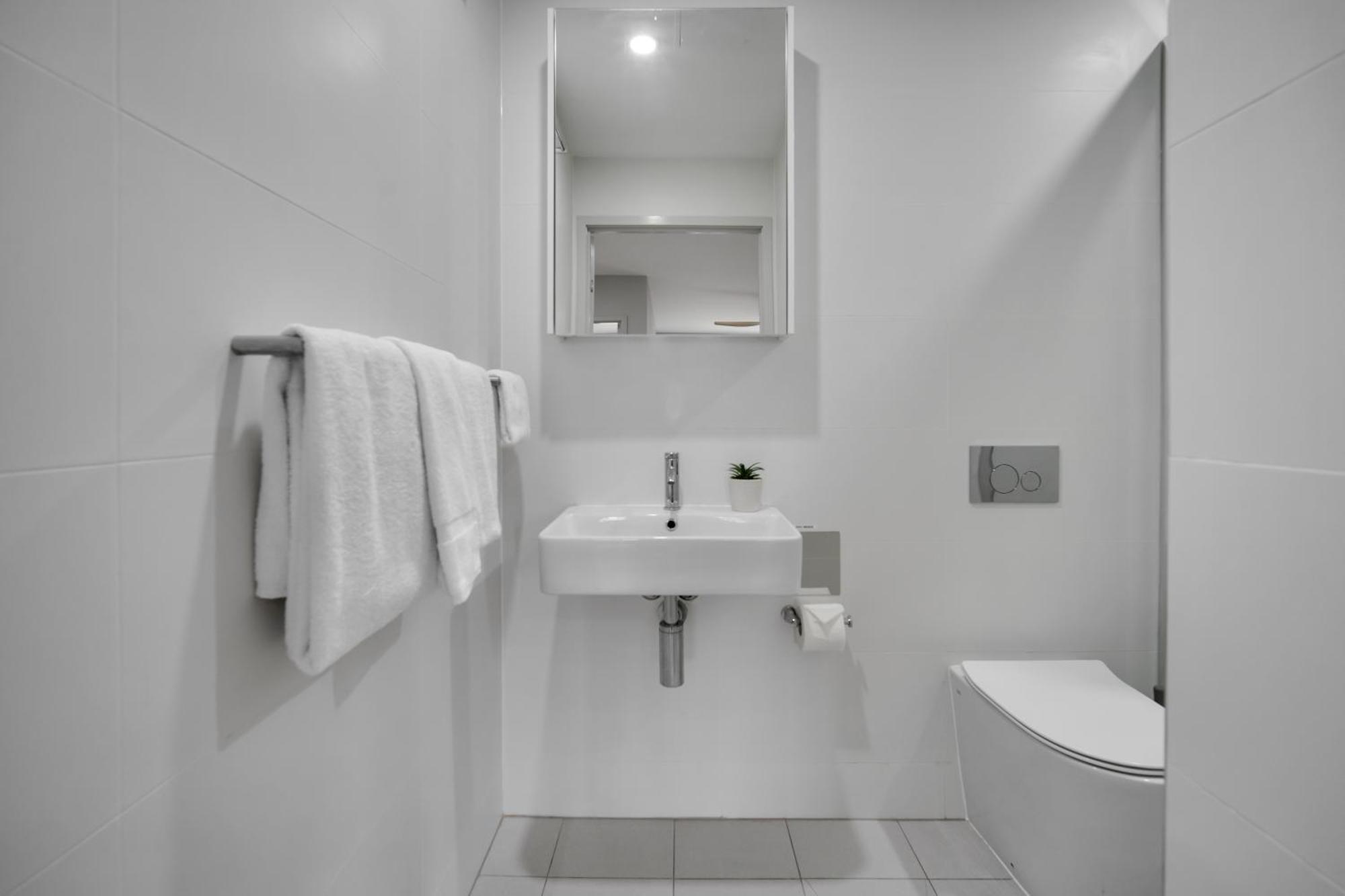 Belmoral Corporate Suites (Adults Only) 汤斯维尔 外观 照片