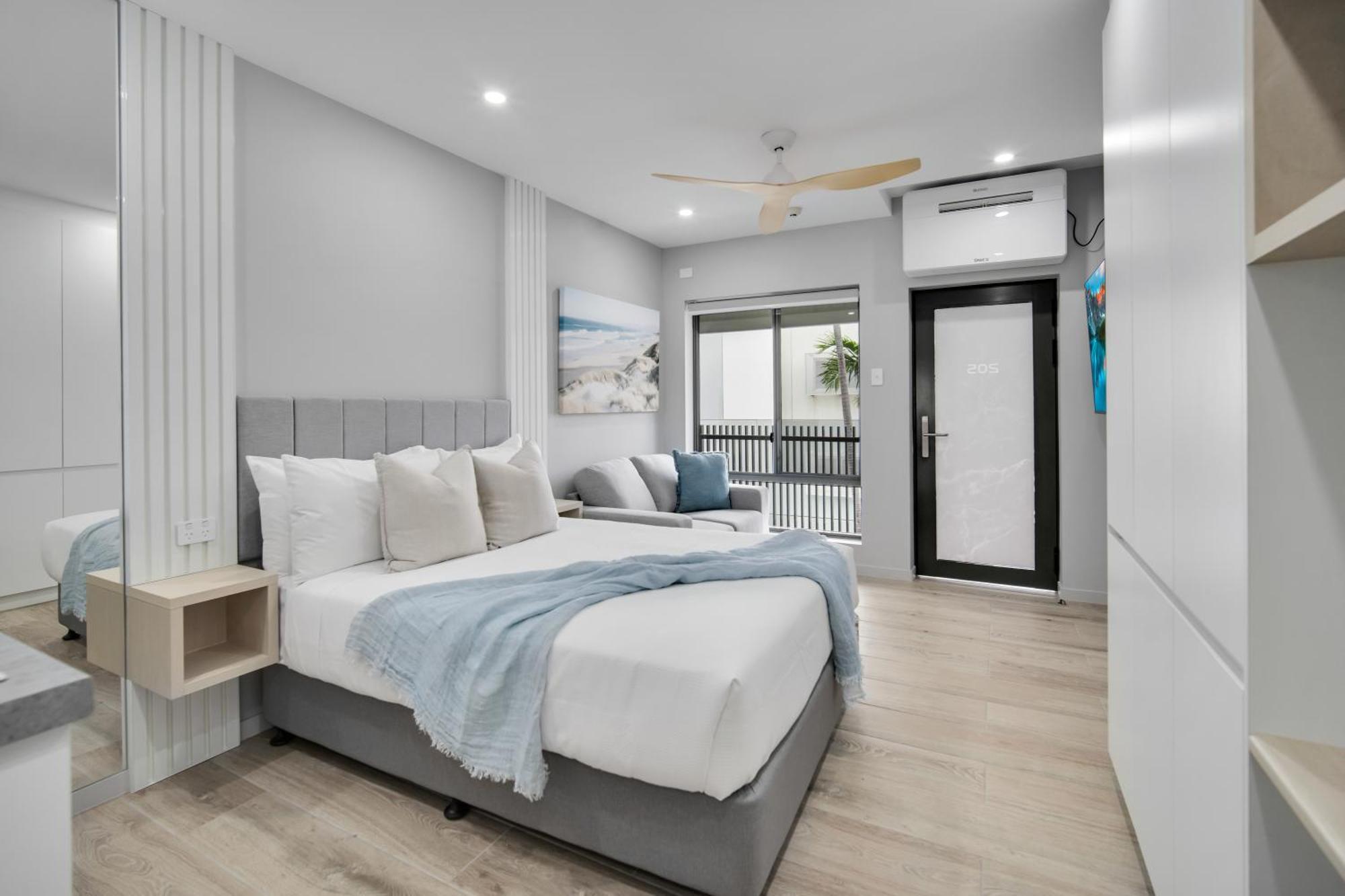 Belmoral Corporate Suites (Adults Only) 汤斯维尔 外观 照片