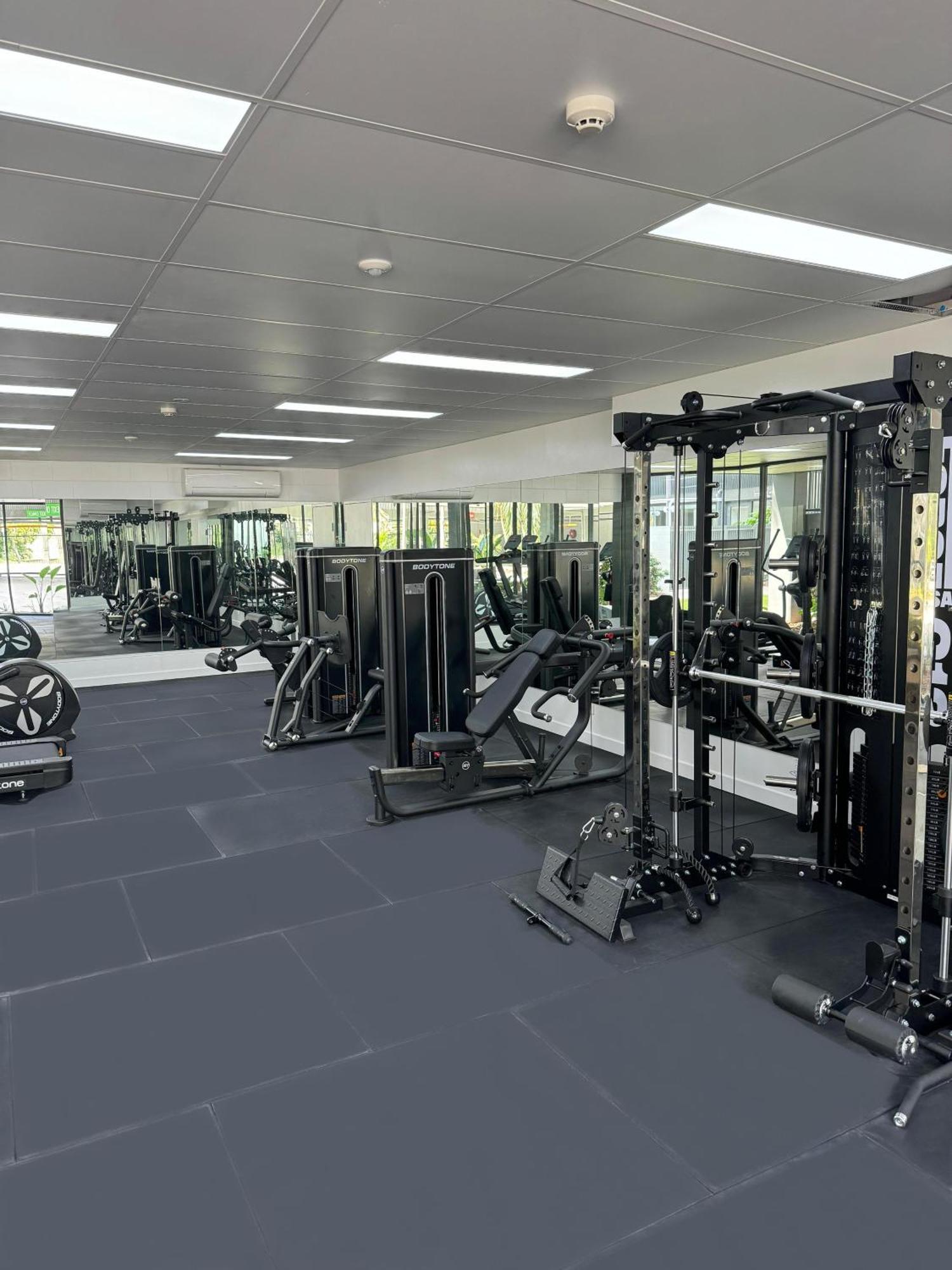 Belmoral Corporate Suites (Adults Only) 汤斯维尔 外观 照片