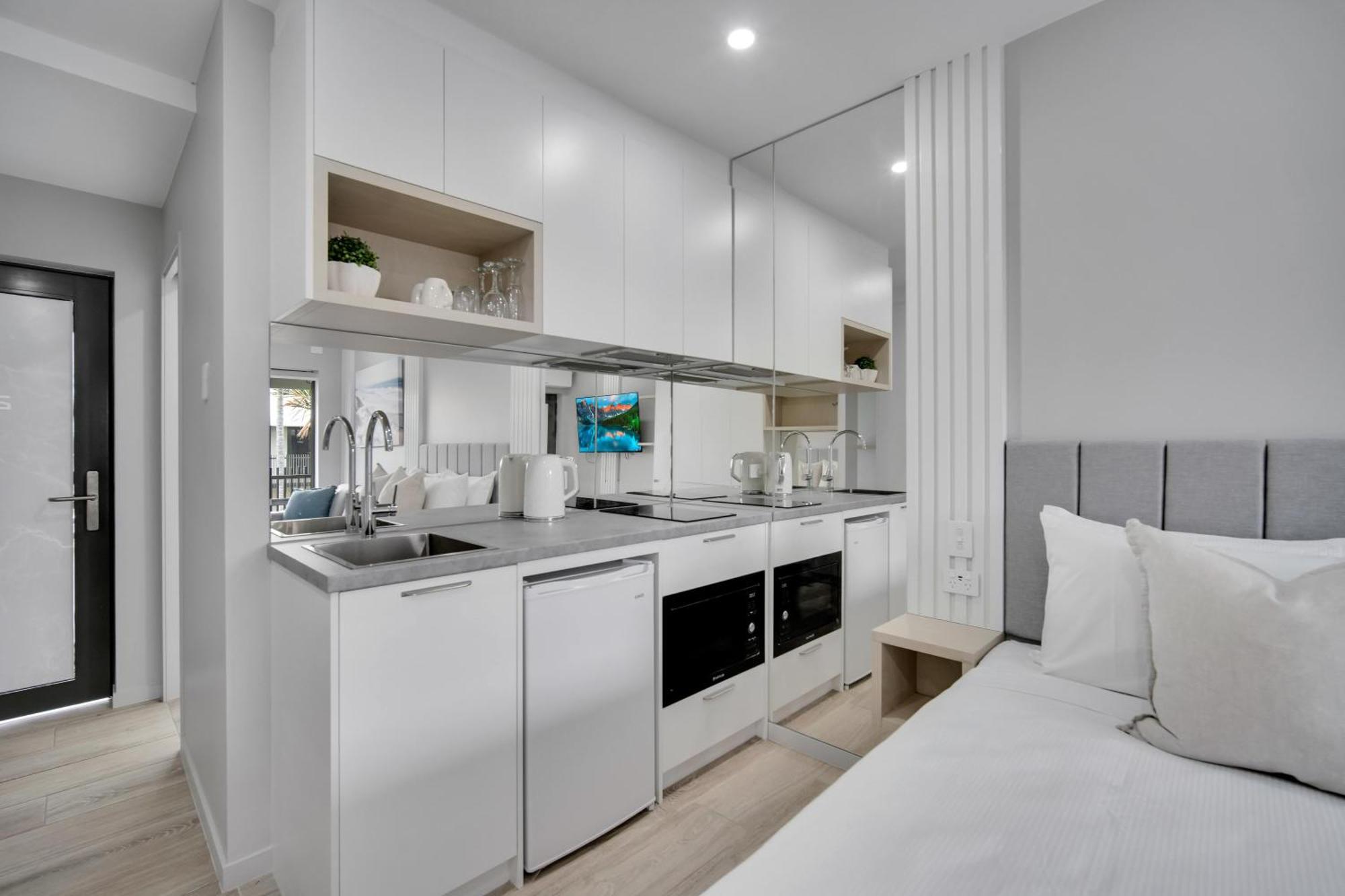 Belmoral Corporate Suites (Adults Only) 汤斯维尔 外观 照片